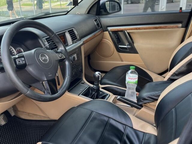 Чорний Опель Вектра, об'ємом двигуна 1.9 л та пробігом 232 тис. км за 3800 $, фото 13 на Automoto.ua