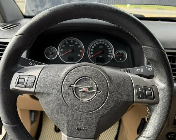 Черный Опель Вектра, объемом двигателя 2.79 л и пробегом 290 тыс. км за 5900 $, фото 32 на Automoto.ua