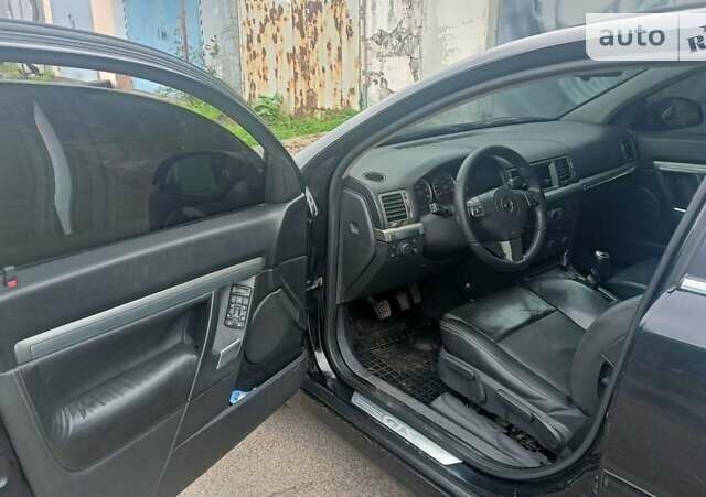 Черный Опель Вектра, объемом двигателя 1.91 л и пробегом 250 тыс. км за 5900 $, фото 6 на Automoto.ua