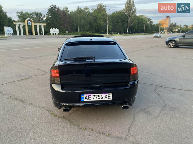 Черный Опель Вектра, объемом двигателя 2.8 л и пробегом 235 тыс. км за 9500 $, фото 4 на Automoto.ua