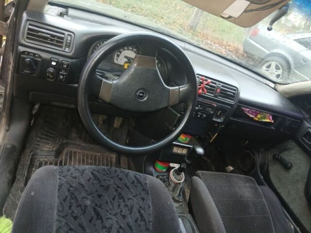 Фиолетовый Опель Вектра, объемом двигателя 2 л и пробегом 370 тыс. км за 1350 $, фото 6 на Automoto.ua