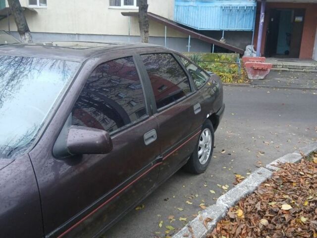 Фиолетовый Опель Вектра, объемом двигателя 2 л и пробегом 370 тыс. км за 1350 $, фото 4 на Automoto.ua