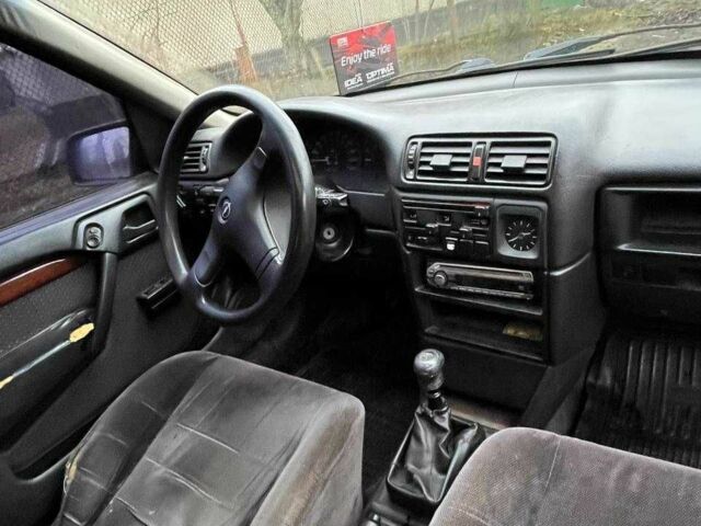 Фіолетовий Опель Вектра, об'ємом двигуна 1.8 л та пробігом 380 тис. км за 2000 $, фото 9 на Automoto.ua