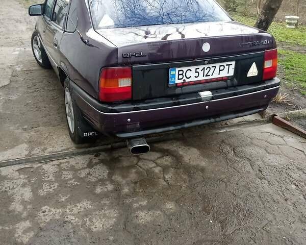 Фіолетовий Опель Вектра, об'ємом двигуна 1.8 л та пробігом 125 тис. км за 1100 $, фото 7 на Automoto.ua