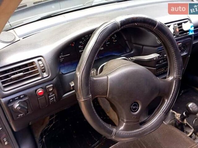 Фиолетовый Опель Вектра, объемом двигателя 1.8 л и пробегом 240 тыс. км за 1790 $, фото 4 на Automoto.ua