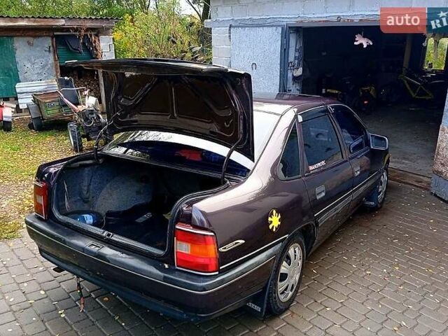 Фиолетовый Опель Вектра, объемом двигателя 1.8 л и пробегом 240 тыс. км за 1790 $, фото 7 на Automoto.ua