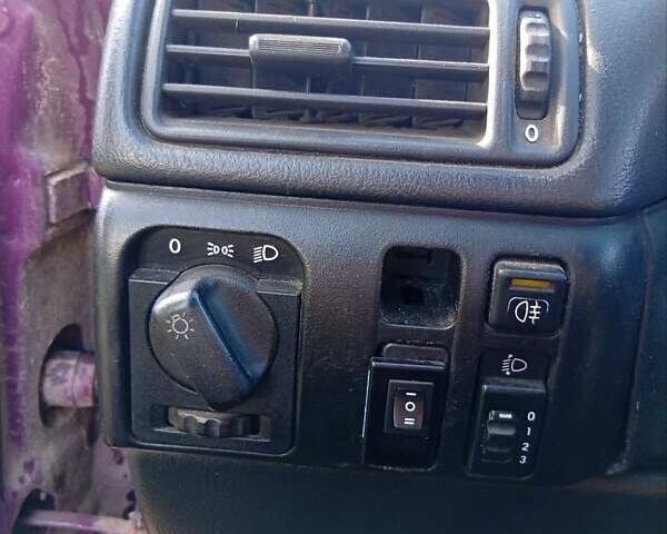 Фиолетовый Опель Вектра, объемом двигателя 1.6 л и пробегом 338 тыс. км за 700 $, фото 10 на Automoto.ua