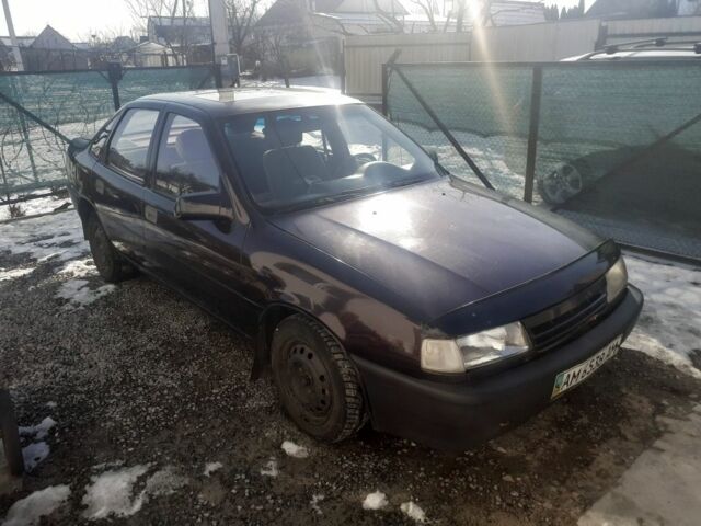 Фіолетовий Опель Вектра, об'ємом двигуна 2 л та пробігом 100 тис. км за 1300 $, фото 2 на Automoto.ua