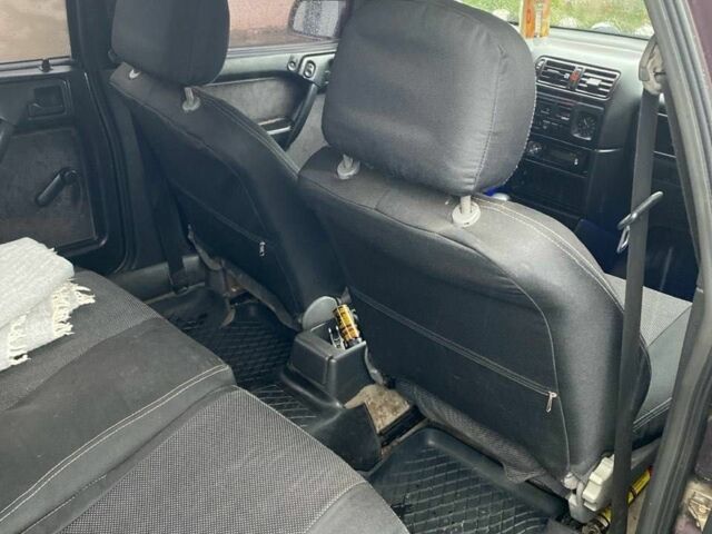 Фиолетовый Опель Вектра, объемом двигателя 1.8 л и пробегом 400 тыс. км за 1800 $, фото 6 на Automoto.ua