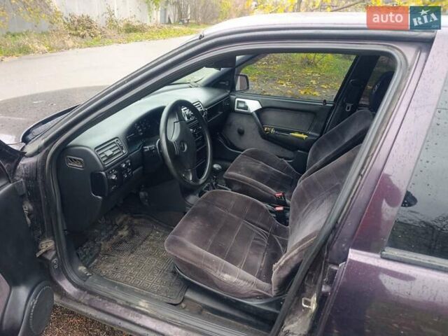 Фіолетовий Опель Вектра, об'ємом двигуна 1.6 л та пробігом 386 тис. км за 1600 $, фото 5 на Automoto.ua