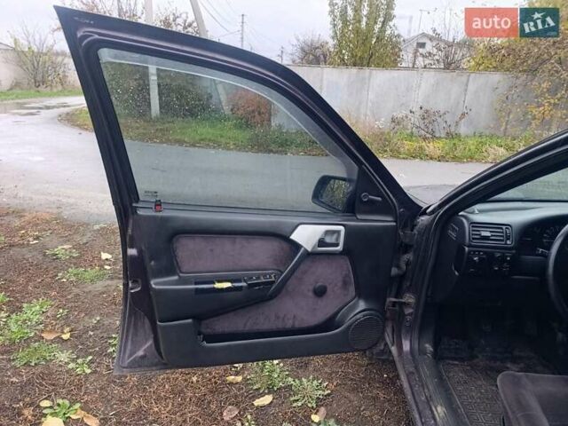 Фіолетовий Опель Вектра, об'ємом двигуна 1.6 л та пробігом 386 тис. км за 1600 $, фото 4 на Automoto.ua