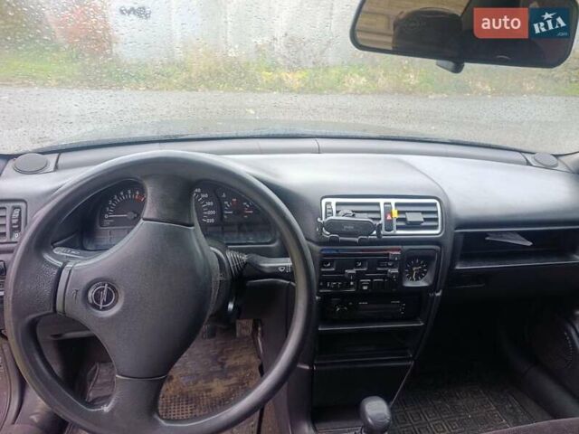 Фіолетовий Опель Вектра, об'ємом двигуна 1.6 л та пробігом 386 тис. км за 1600 $, фото 1 на Automoto.ua