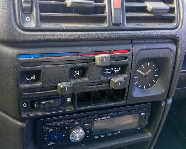 Фиолетовый Опель Вектра, объемом двигателя 1.6 л и пробегом 338 тыс. км за 700 $, фото 8 на Automoto.ua