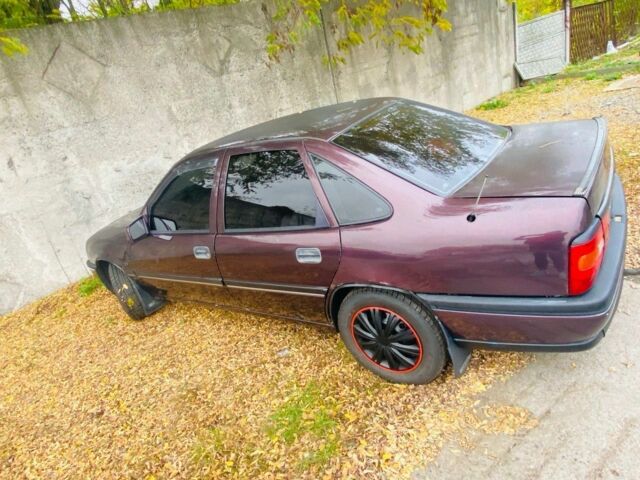 Фиолетовый Опель Вектра, объемом двигателя 1.8 л и пробегом 400 тыс. км за 1800 $, фото 5 на Automoto.ua