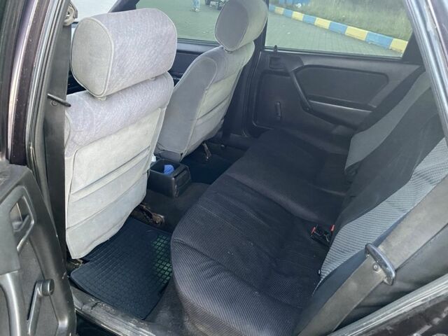 Фиолетовый Опель Вектра, объемом двигателя 2 л и пробегом 300 тыс. км за 1650 $, фото 9 на Automoto.ua