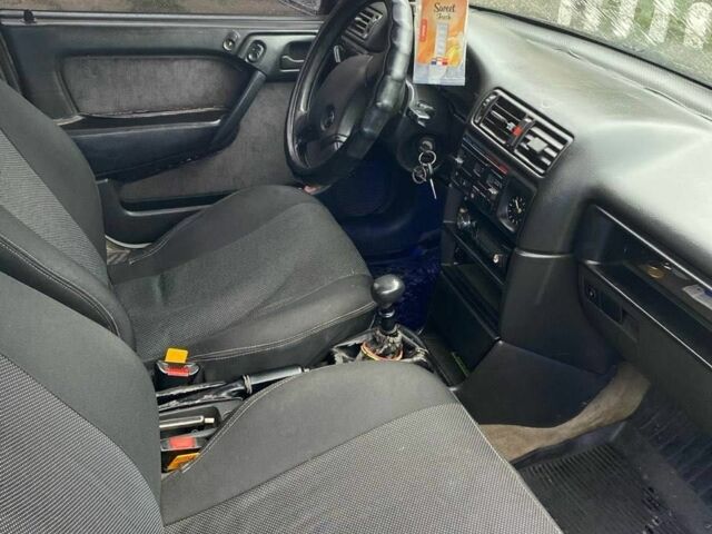 Фиолетовый Опель Вектра, объемом двигателя 1.8 л и пробегом 400 тыс. км за 1800 $, фото 3 на Automoto.ua