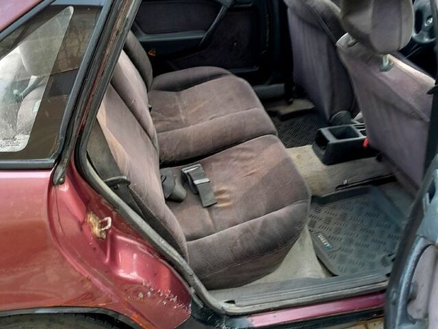 Фіолетовий Опель Вектра, об'ємом двигуна 1.8 л та пробігом 303 тис. км за 670 $, фото 4 на Automoto.ua