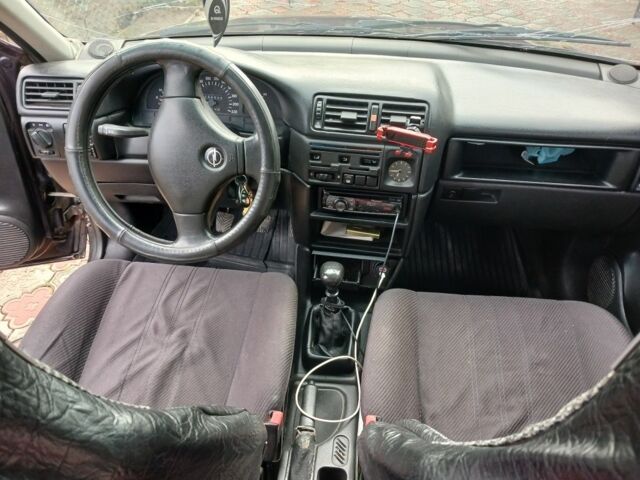 Фіолетовий Опель Вектра, об'ємом двигуна 1.6 л та пробігом 340 тис. км за 700 $, фото 7 на Automoto.ua