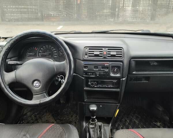 Фіолетовий Опель Вектра, об'ємом двигуна 1.78 л та пробігом 350 тис. км за 800 $, фото 6 на Automoto.ua