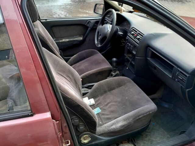 Фіолетовий Опель Вектра, об'ємом двигуна 1.8 л та пробігом 303 тис. км за 670 $, фото 5 на Automoto.ua