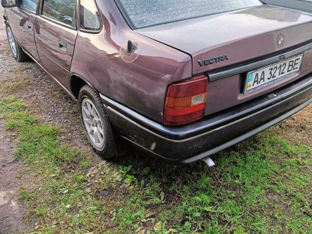 Фиолетовый Опель Вектра, объемом двигателя 1.8 л и пробегом 450 тыс. км за 650 $, фото 3 на Automoto.ua
