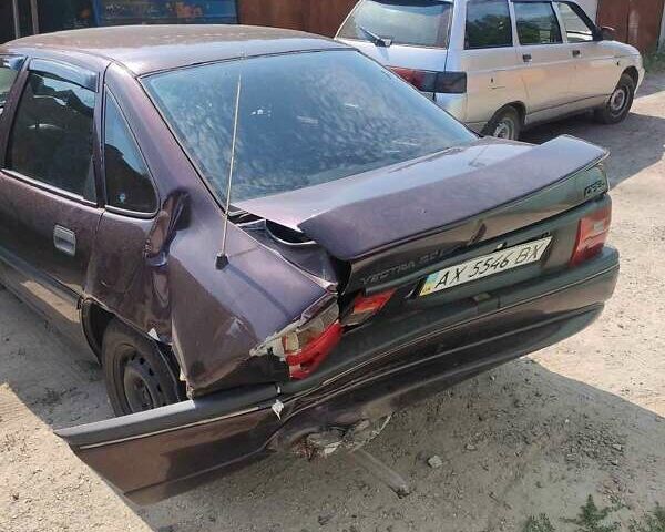 Фиолетовый Опель Вектра, объемом двигателя 0 л и пробегом 300 тыс. км за 1200 $, фото 6 на Automoto.ua