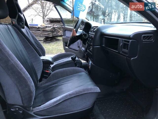 Фиолетовый Опель Вектра, объемом двигателя 1.8 л и пробегом 322 тыс. км за 1200 $, фото 34 на Automoto.ua