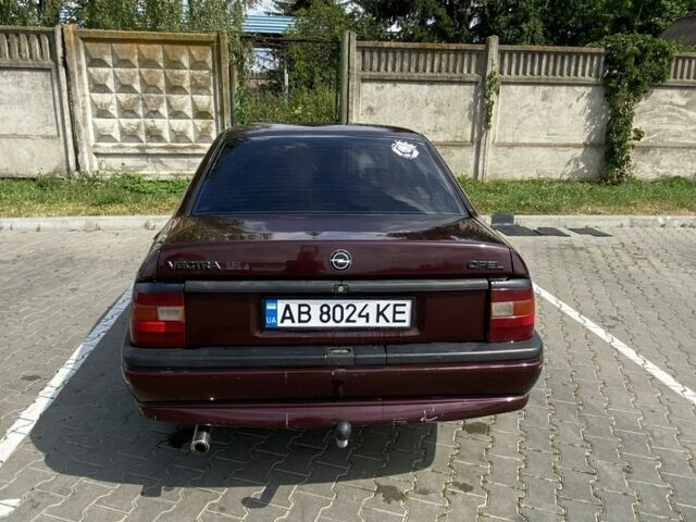 Фиолетовый Опель Вектра, объемом двигателя 1.8 л и пробегом 300 тыс. км за 1650 $, фото 3 на Automoto.ua