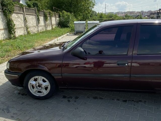 Фиолетовый Опель Вектра, объемом двигателя 1.8 л и пробегом 300 тыс. км за 1650 $, фото 2 на Automoto.ua