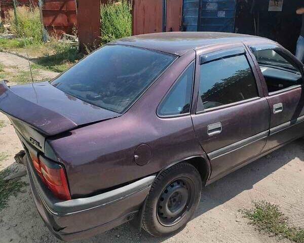 Фиолетовый Опель Вектра, объемом двигателя 0 л и пробегом 300 тыс. км за 1200 $, фото 4 на Automoto.ua