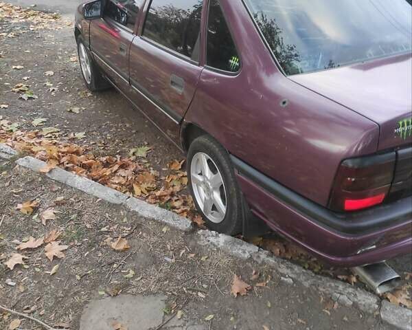 Фіолетовий Опель Вектра, об'ємом двигуна 2.5 л та пробігом 300 тис. км за 1350 $, фото 4 на Automoto.ua