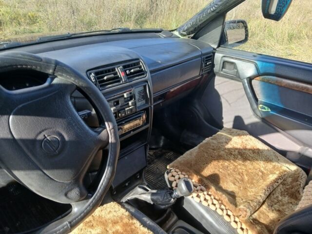 Фиолетовый Опель Вектра, объемом двигателя 2.5 л и пробегом 400 тыс. км за 1200 $, фото 7 на Automoto.ua