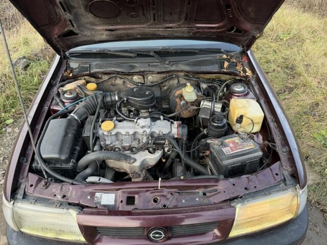 Фіолетовий Опель Вектра, об'ємом двигуна 1.8 л та пробігом 350 тис. км за 850 $, фото 4 на Automoto.ua