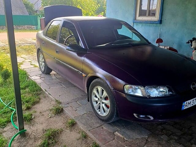 Фіолетовий Опель Вектра, об'ємом двигуна 1.6 л та пробігом 300 тис. км за 1800 $, фото 3 на Automoto.ua