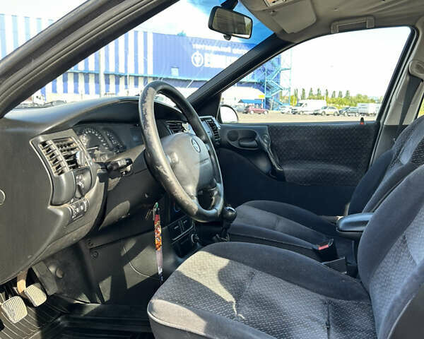 Фіолетовий Опель Вектра, об'ємом двигуна 1.8 л та пробігом 263 тис. км за 1599 $, фото 6 на Automoto.ua