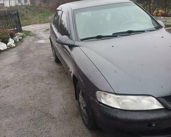 Фиолетовый Опель Вектра, объемом двигателя 1.79 л и пробегом 888 тыс. км за 1500 $, фото 2 на Automoto.ua