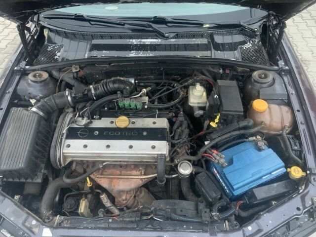 Фиолетовый Опель Вектра, объемом двигателя 1.8 л и пробегом 300 тыс. км за 1350 $, фото 7 на Automoto.ua