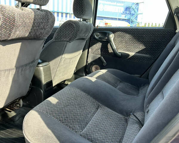 Фіолетовий Опель Вектра, об'ємом двигуна 1.8 л та пробігом 263 тис. км за 1599 $, фото 5 на Automoto.ua