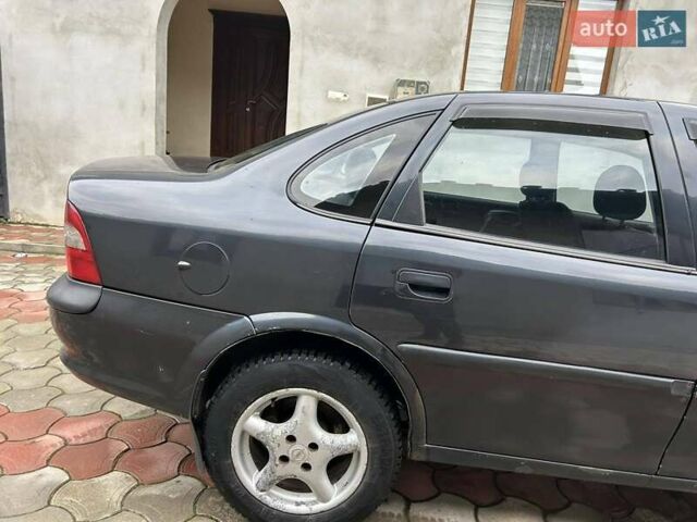 Фіолетовий Опель Вектра, об'ємом двигуна 1.7 л та пробігом 345 тис. км за 2200 $, фото 11 на Automoto.ua