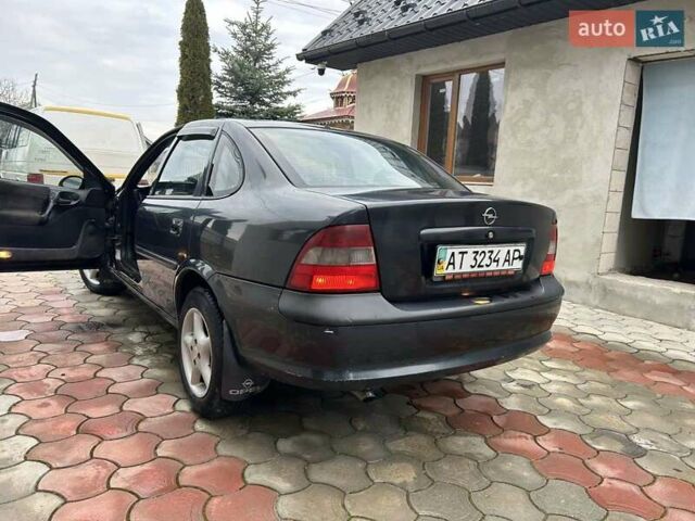 Фіолетовий Опель Вектра, об'ємом двигуна 1.7 л та пробігом 345 тис. км за 2200 $, фото 30 на Automoto.ua