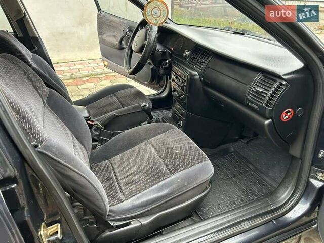 Фіолетовий Опель Вектра, об'ємом двигуна 1.7 л та пробігом 345 тис. км за 2200 $, фото 34 на Automoto.ua