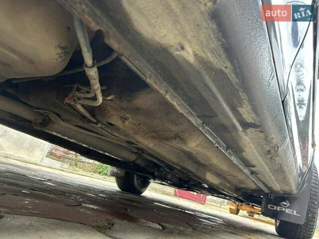 Фіолетовий Опель Вектра, об'ємом двигуна 1.7 л та пробігом 345 тис. км за 2200 $, фото 33 на Automoto.ua