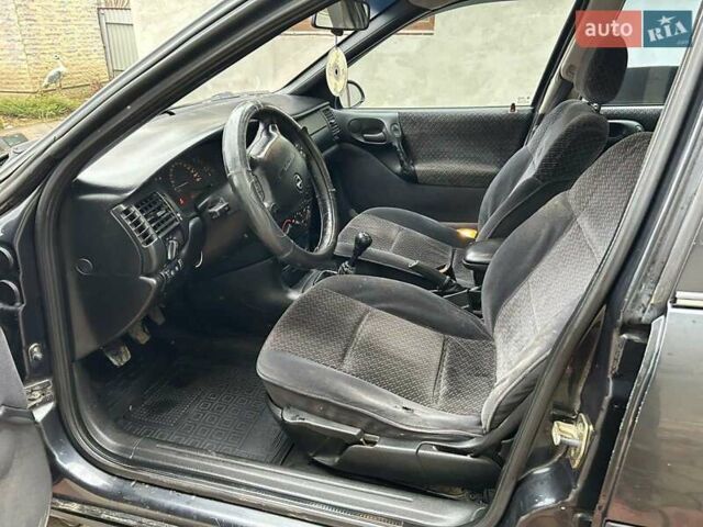 Фіолетовий Опель Вектра, об'ємом двигуна 1.7 л та пробігом 345 тис. км за 2200 $, фото 4 на Automoto.ua