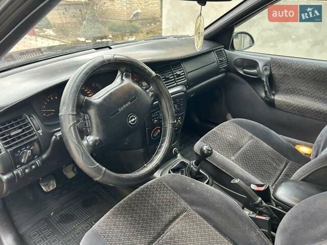 Фіолетовий Опель Вектра, об'ємом двигуна 1.7 л та пробігом 345 тис. км за 2200 $, фото 10 на Automoto.ua