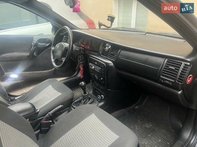 Фіолетовий Опель Вектра, об'ємом двигуна 1.8 л та пробігом 307 тис. км за 1900 $, фото 7 на Automoto.ua