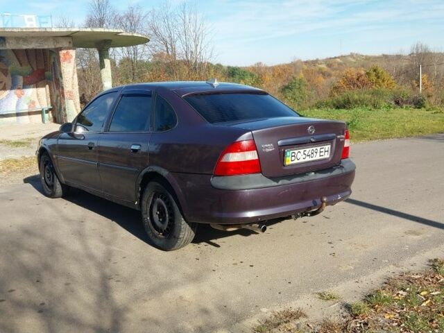 Фіолетовий Опель Вектра, об'ємом двигуна 1.8 л та пробігом 250 тис. км за 1450 $, фото 5 на Automoto.ua