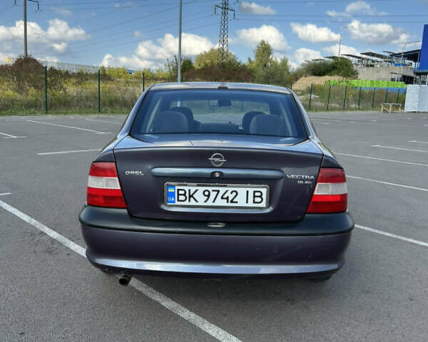 Фіолетовий Опель Вектра, об'ємом двигуна 1.8 л та пробігом 263 тис. км за 1599 $, фото 3 на Automoto.ua