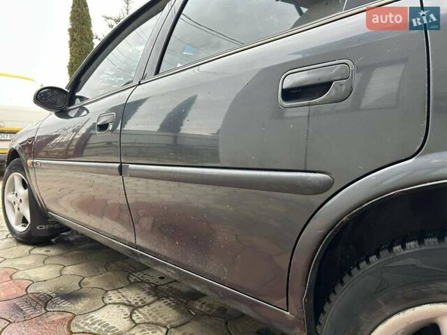 Фіолетовий Опель Вектра, об'ємом двигуна 1.7 л та пробігом 345 тис. км за 2200 $, фото 19 на Automoto.ua