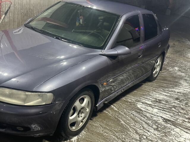 Фиолетовый Опель Вектра, объемом двигателя 1.8 л и пробегом 426 тыс. км за 1750 $, фото 3 на Automoto.ua