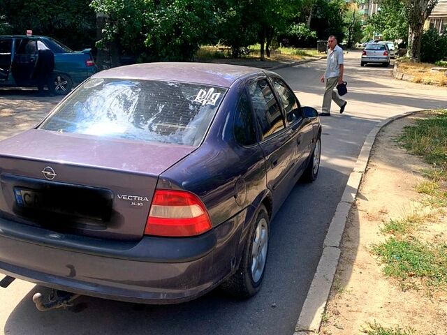 Фиолетовый Опель Вектра, объемом двигателя 1.8 л и пробегом 300 тыс. км за 2000 $, фото 5 на Automoto.ua